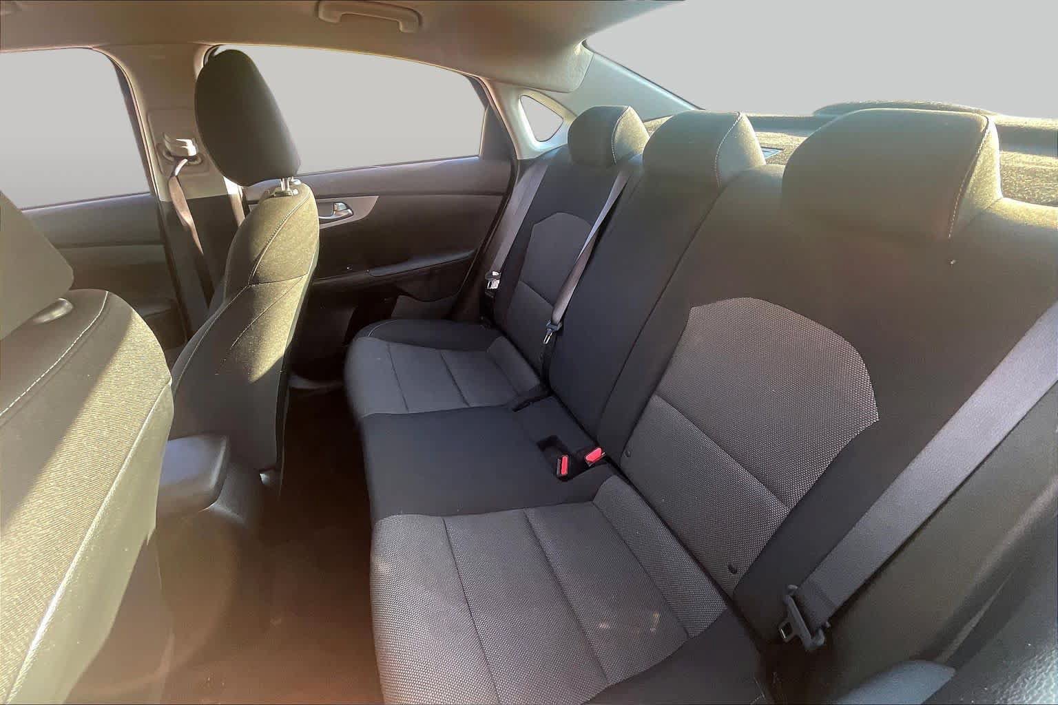 Used 2024 Kia Forte LXS w/ LXS Technology Package FWD image 19