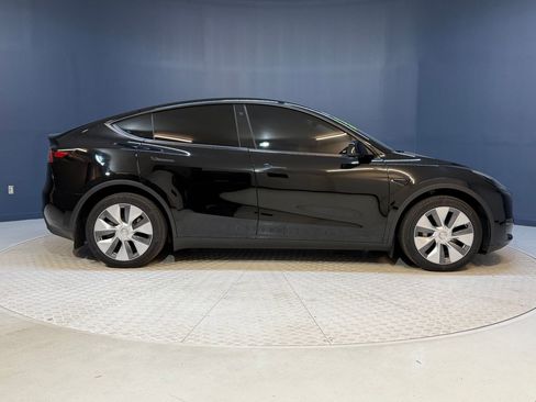 Used 2023 Tesla Model Y Long Range AWD/4WD image 7