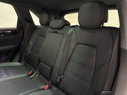 Used 2023 Porsche Cayenne Base w/ Premium Package image 30