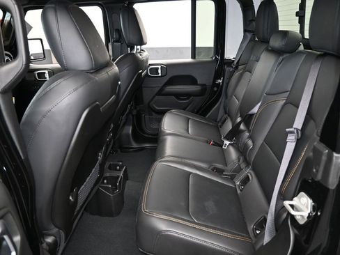 Used 2024 Jeep Gladiator Sport w/ Premium Package image 33