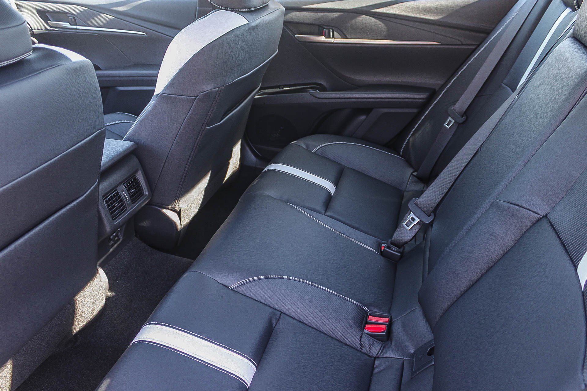 New 2026 Toyota Camry SE FWD image 21