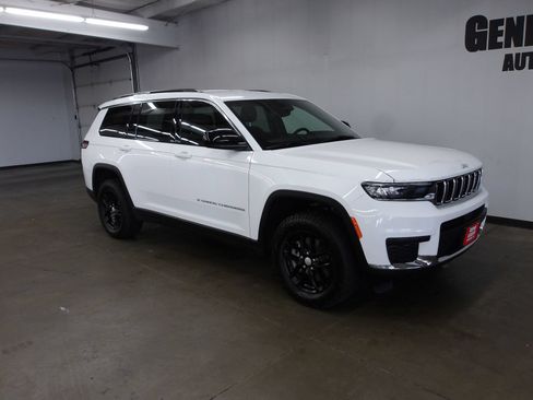 Used 2024 Jeep Grand Cherokee L Laredo AWD/4WD image 4