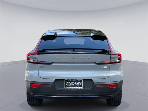 Used 2023 Volvo C40 P8 Recharge Ultimate image 11