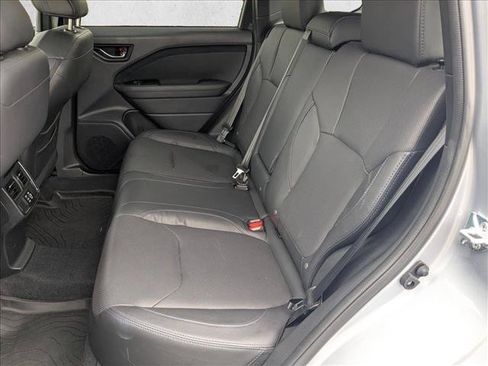 Used 2025 Subaru Forester Limited AWD/4WD image 18
