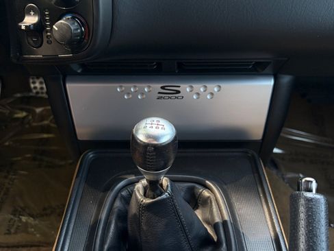 Used 2005 Honda S2000 image 17
