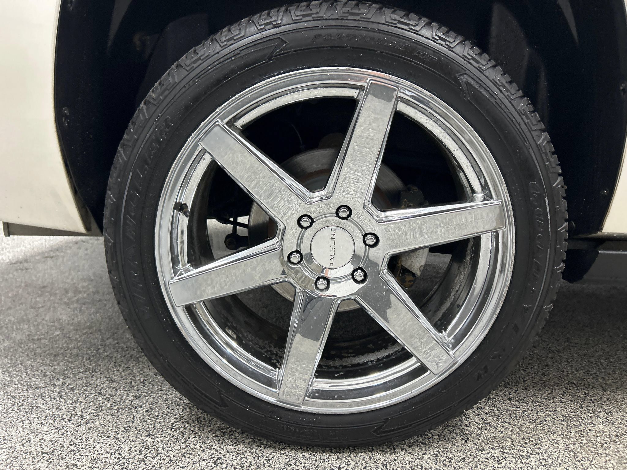 Used 2010 Cadillac Escalade ESV Premium AWD/4WD image 7