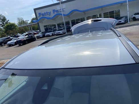 Used 2023 Chevrolet Traverse LT w/ LPO, Cargo Package AWD/4WD image 27