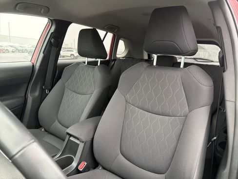 Used 2023 Toyota Corolla Cross LE image 9