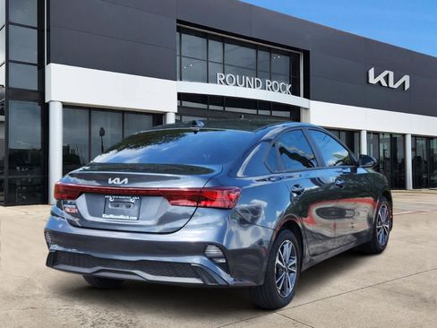 Used 2023 Kia Forte LXS w/ LXS Technology Package FWD image 6