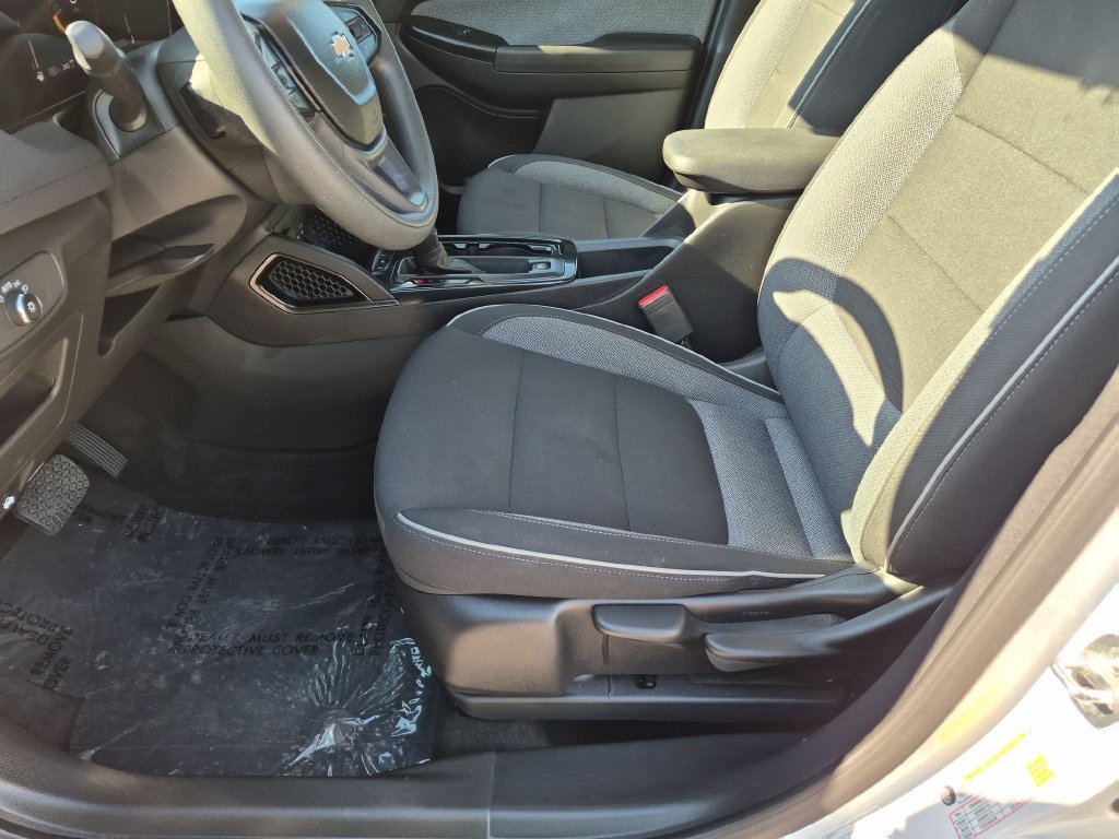 Used 2025 Chevrolet TrailBlazer LT AWD/4WD image 23