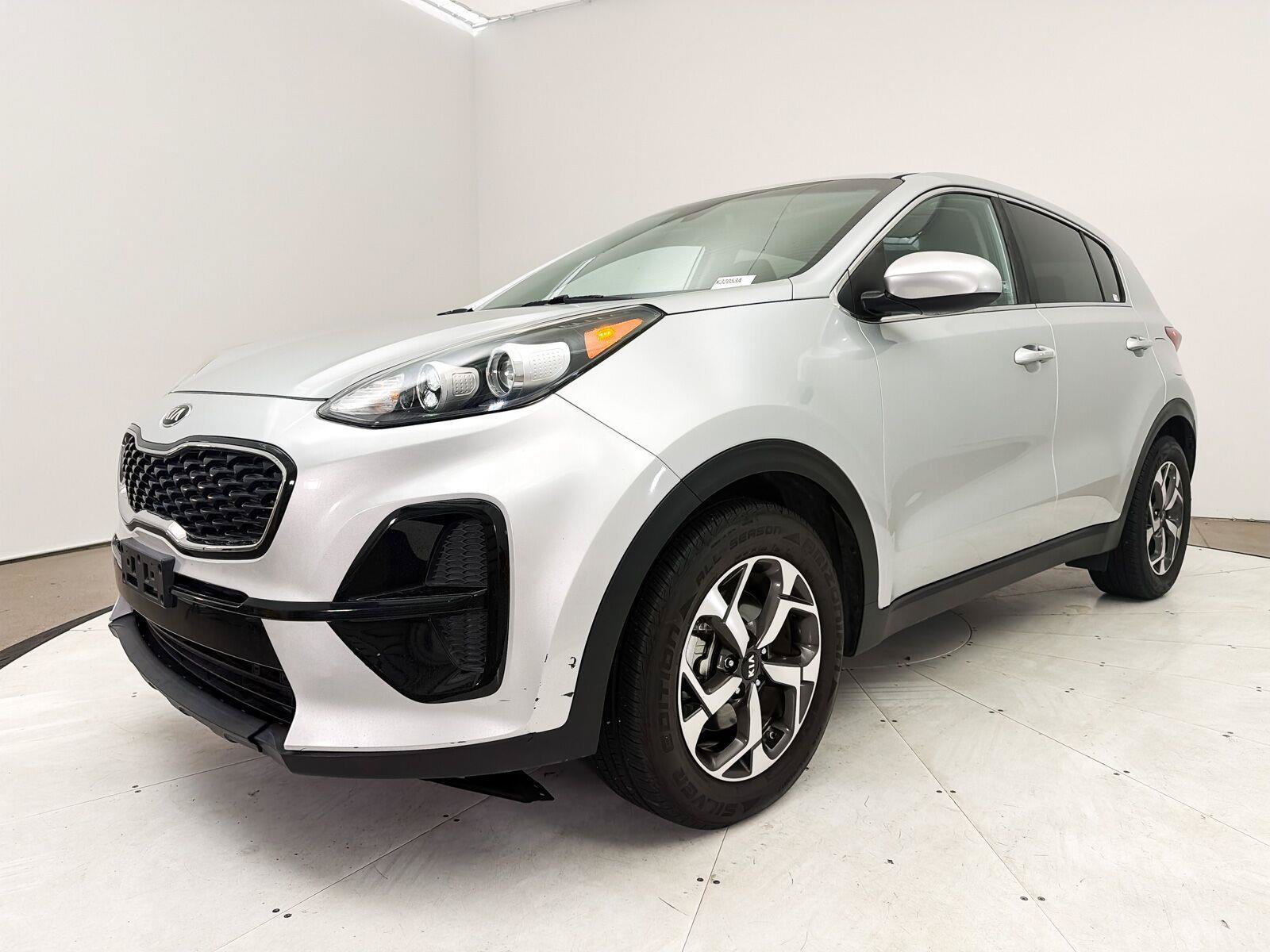 Used 2020 Kia Sportage LX FWD image 2
