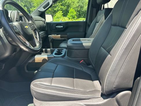 Used 2022 Chevrolet Silverado 1500 High Country w/ Technology Package AWD/4WD image 10