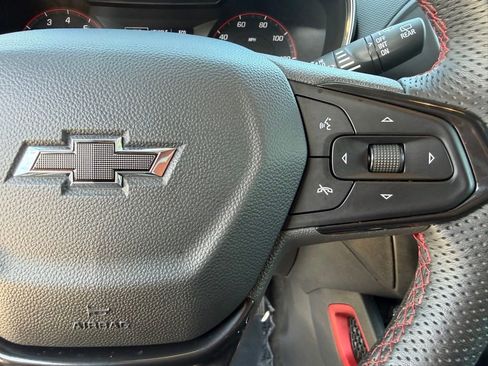 Used 2023 Chevrolet TrailBlazer RS FWD image 19