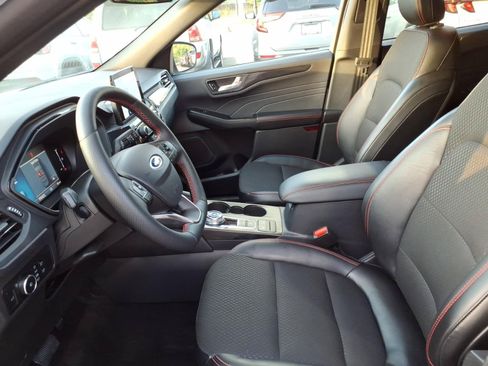 Certified 2025 Ford Escape ST-Line Select AWD/4WD image 10