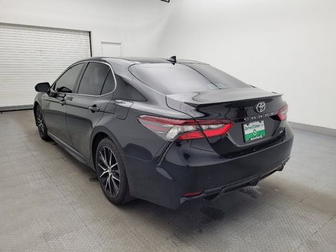 Used 2021 Toyota Camry SE image 5