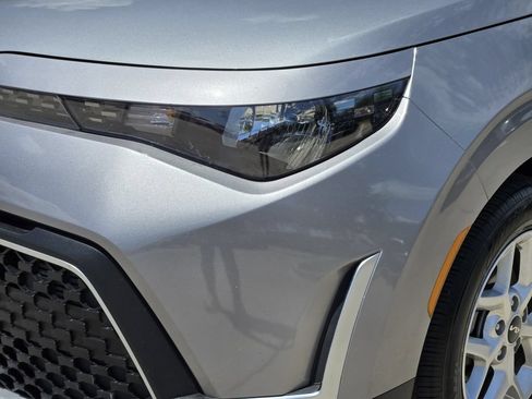 Used 2025 Kia Soul LX w/ LX Technology Package FWD image 15
