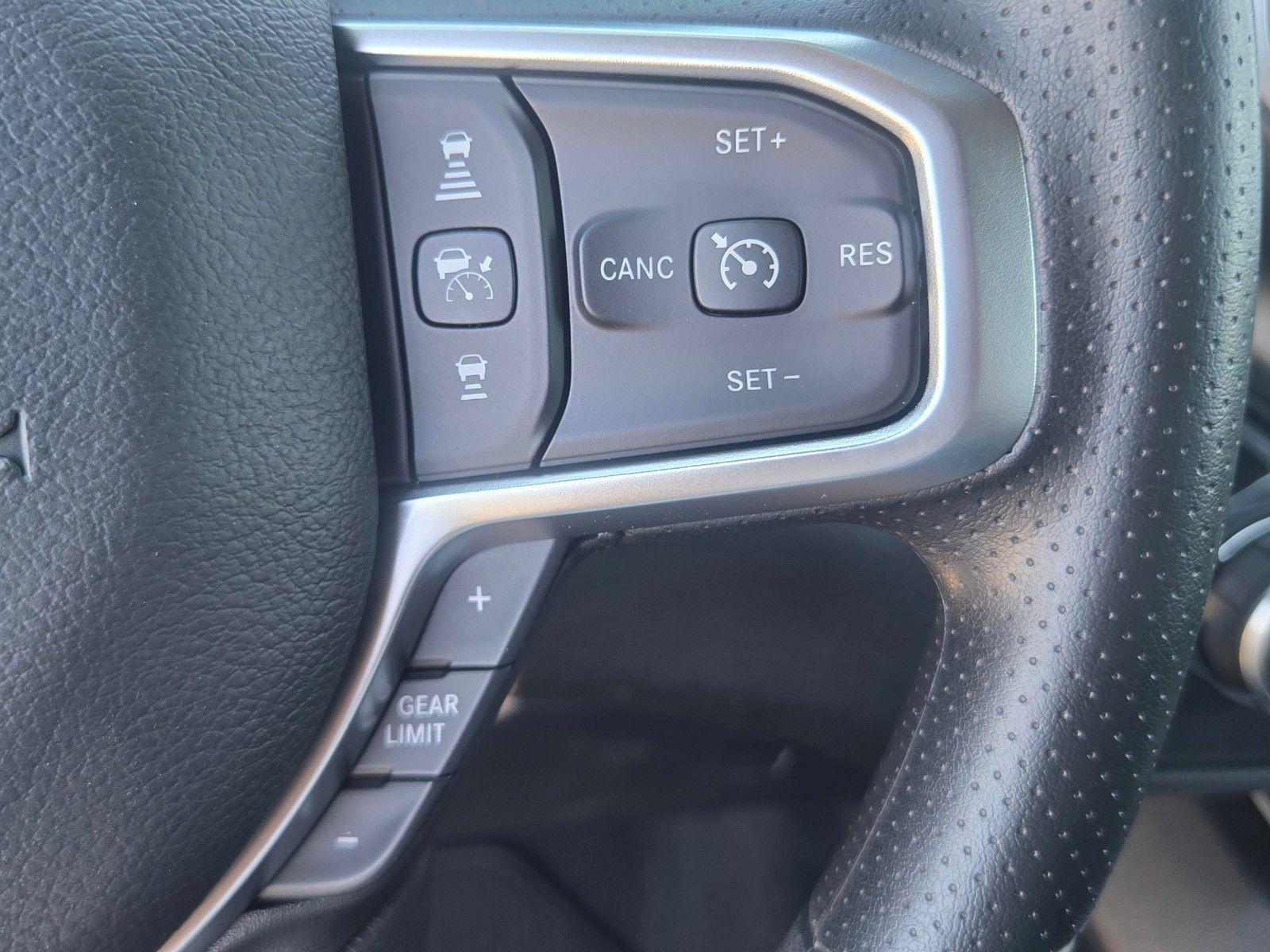 New 2026 RAM 1500 Express AWD/4WD image 17