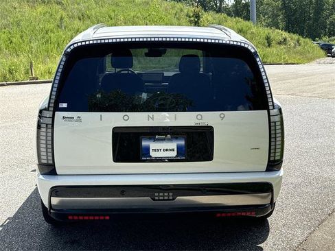 New 2026 Hyundai Ioniq 9 Calligraphy image 6