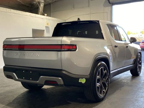 Used 2022 Rivian R1T Adventure image 4