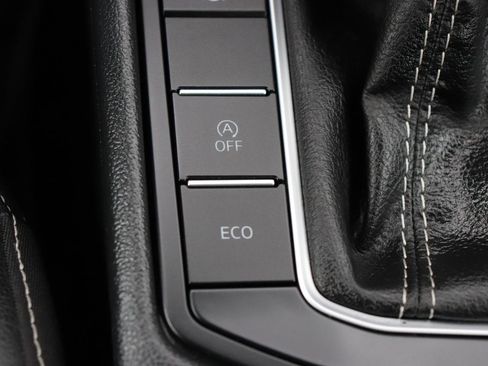 Used 2024 Volkswagen Jetta SE FWD image 36