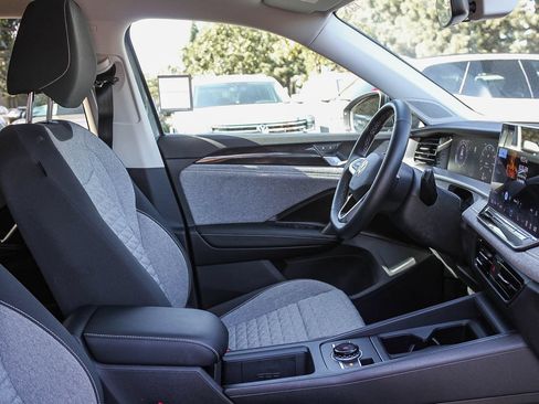 Used 2025 Volkswagen Tiguan S FWD image 18