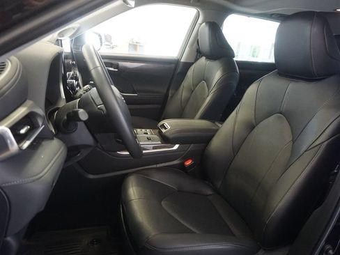 Used 2025 Toyota Highlander Limited AWD/4WD image 20