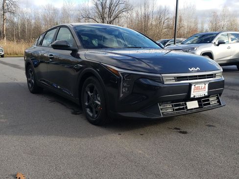 New 2025 Kia K4 LXS image 23