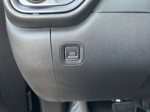 Used 2024 Chevrolet Silverado 1500 Custom Trail Boss image 12