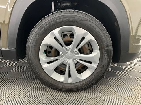 Used 2024 Chevrolet Trax LS FWD image 24