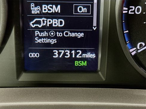 Used 2018 Toyota RAV4 XLE image 14