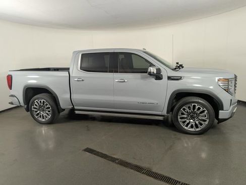 Used 2025 GMC Sierra 1500 Denali Ultimate image 9