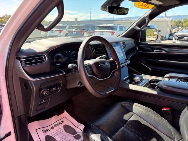 Used 2023 Jeep Wagoneer 4WD w/ Convenience Group I image 3