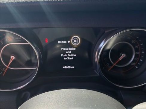 Used 2022 Jeep Wrangler Unlimited Sahara w/ LED Lighting Group AWD/4WD image 23