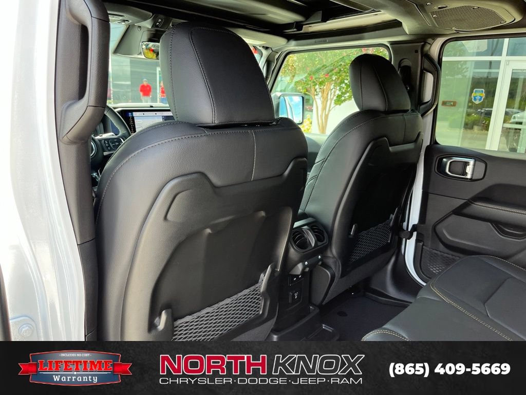 New 2027 Jeep Wrangler Unlimited Sahara AWD/4WD image 15