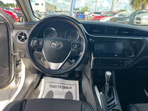 Used 2017 Toyota Corolla SE FWD image 9