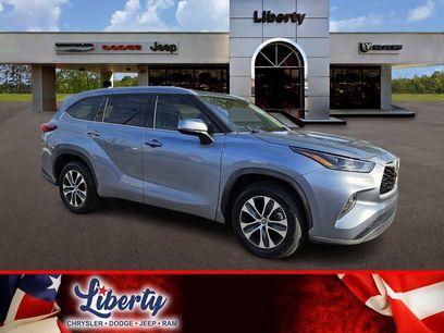 Used 2022 Toyota Highlander XLE