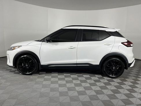 Used 2024 Nissan Kicks SR w/ SR Premium Package FWD image 5