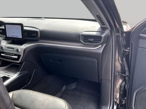 Used 2023 Ford Explorer XLT w/ Equipment Group 202A RWD image 17