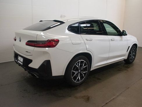 Used 2023 BMW X4 xDrive30i w/ M Sport Package AWD/4WD image 4