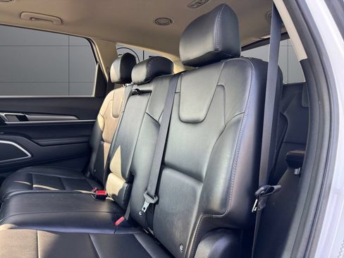 Used 2020 Kia Telluride S w/ S 8 Passenger Seating Package AWD/4WD image 18