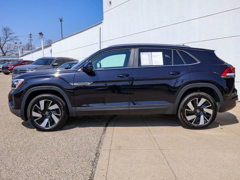 Certified 2025 Volkswagen Atlas Cross Sport SE image 2