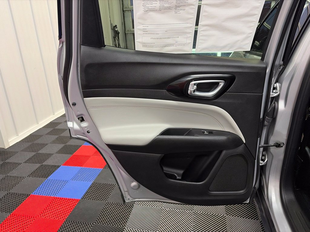 Used 2024 Jeep Compass Limited AWD/4WD image 13