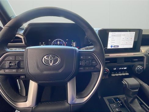Used 2024 Toyota Tacoma SR5 AWD/4WD image 22