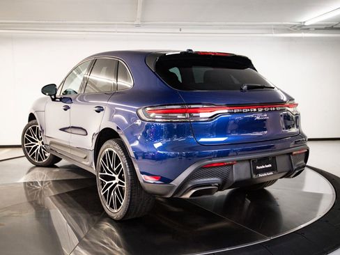 Certified 2025 Porsche Macan AWD/4WD image 3