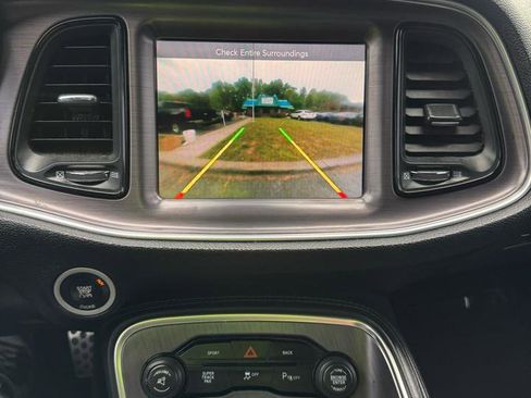 Used 2016 Dodge Challenger SXT Plus RWD image 19