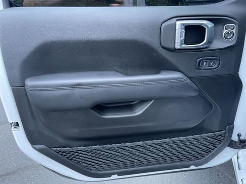 Used 2023 Jeep Wrangler Altitude image 23