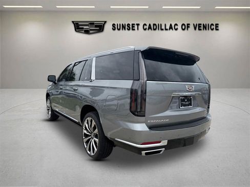 New 2026 Cadillac Escalade ESV Luxury w/ Touring Package AWD/4WD image 5
