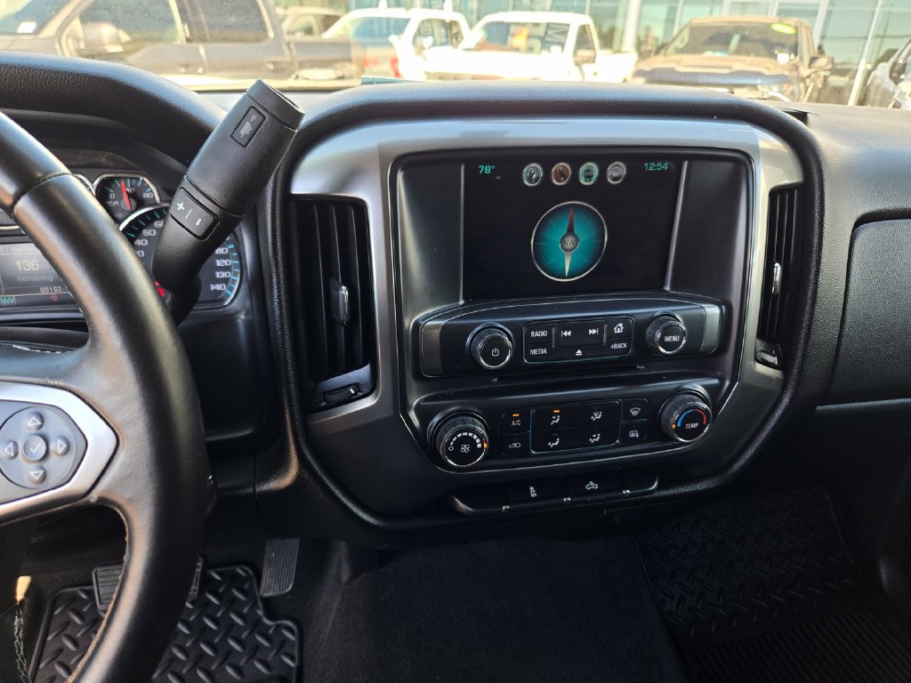 Used 2018 Chevrolet Silverado 1500 LT AWD/4WD image 17