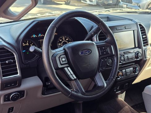 Used 2015 Ford F150 XLT w/ Equipment Group 302A Luxury image 22