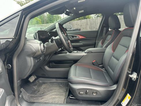 Used 2024 Chevrolet Equinox EV RS FWD image 6